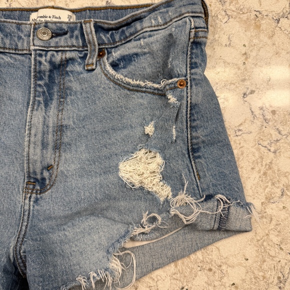 Pre-Owned Women's Abercrombie & fitch High Rise distressed  shorts size 29 -cp - Picture 3 of 7